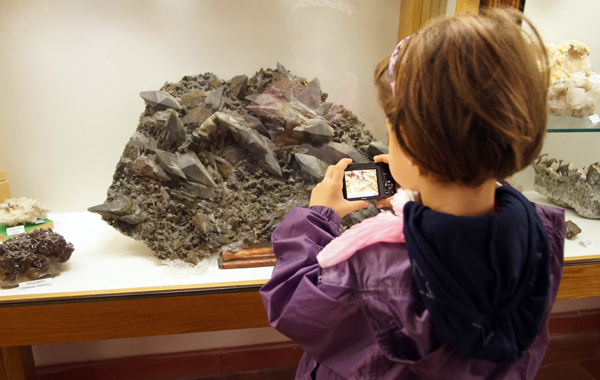Sibillini con bambini Montefalcone Appennino Museo dei Minerali