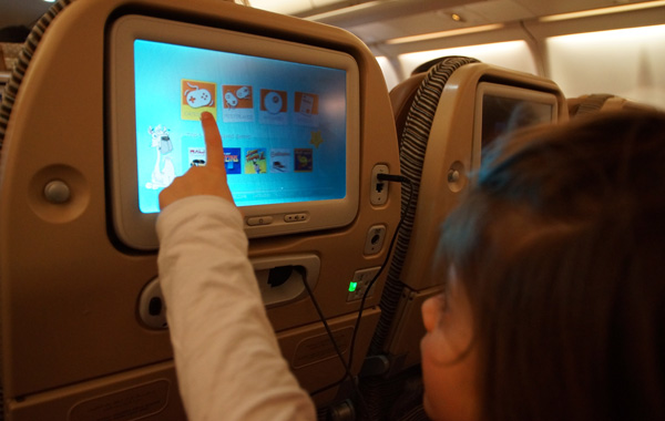 Etihad Airways con bambini: giochi a bordo