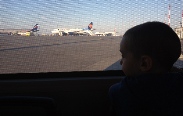 Creta con bambini-aerei