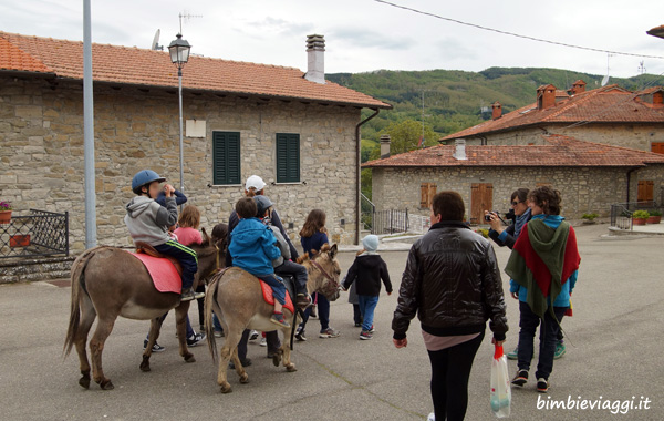 Vallesanta in Toscana con bambini-asini