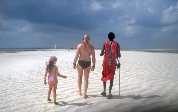 Zanzibar con bambini-masai