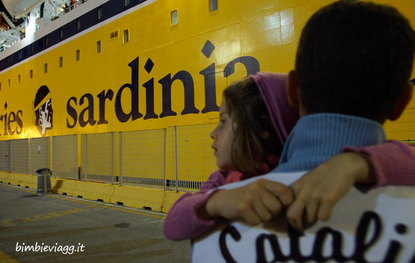 Sardegna con bambini: informazioni e consigli pratici Traghetto per Sardegna - sardegna in campeggio con bambini