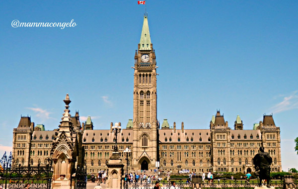 Ottawa con bambini-Parliament Hill