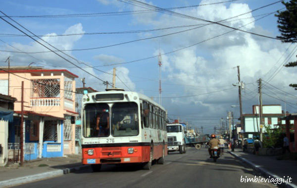 Spostamenti a Cuba con bambini – come spostarsi a Cuba -autobus