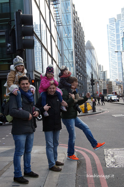 Londra con bambini a passeggio per la città