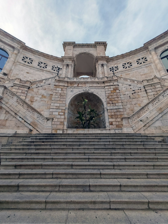 bastione di Saint Remy cagliari con bambini