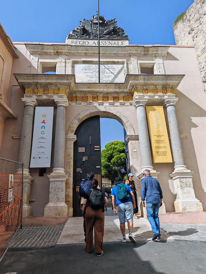 Cittadella dei Musei di Cagliari con bambini